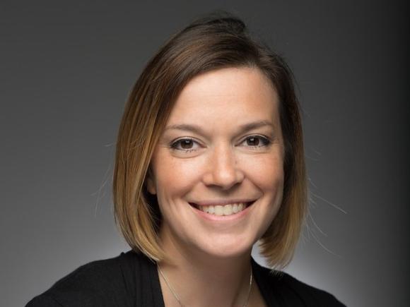 Robin White headshot.