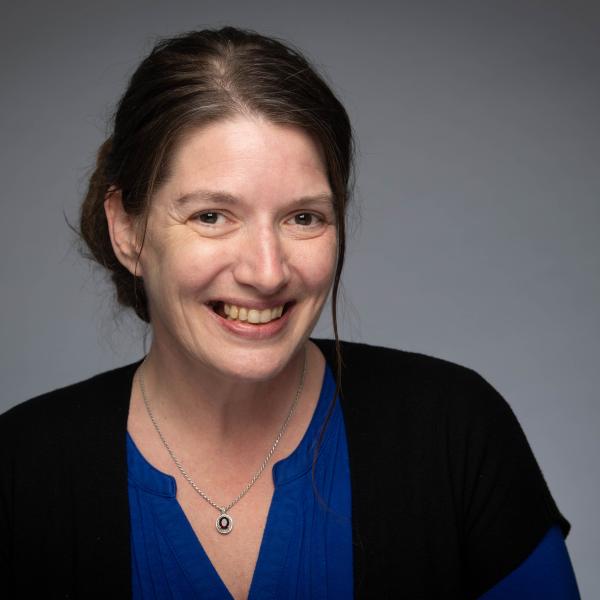 Toni Andrews headshot1